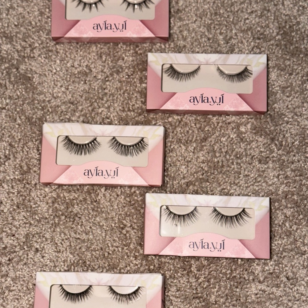 5 packet of AYLA  Lashes Set